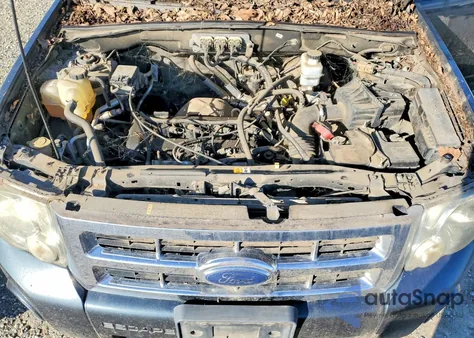 2008 Ford Escape Xlt z USA, uszkodzony, nr VIN 1FMCU03Z98KC64714